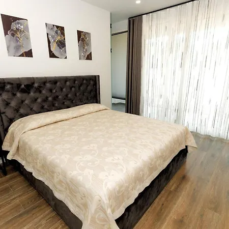 Florence Albania Villa *