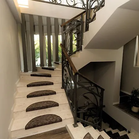 Florence Albania Villa *