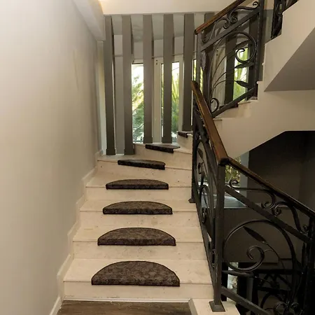 Florence Albania Villa *