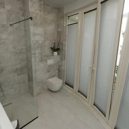 Florence Albania Villa Tirana